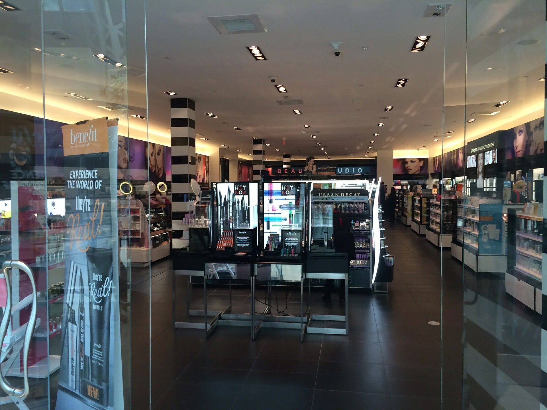 sephora-workers-seek-unpaid-wages-over-time-spent-on-applying-makeup-mccormack-law-firm
